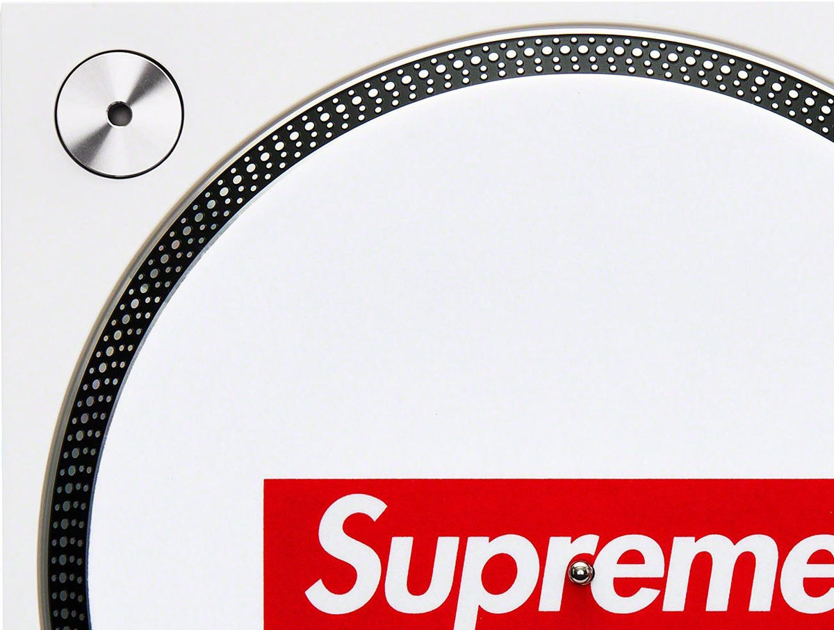 Supreme Technics SL-1200MK7 Turntable White