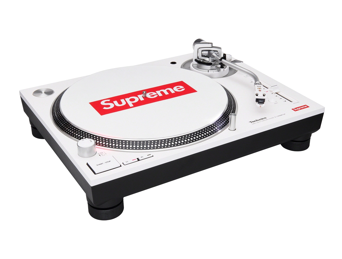 Supreme Technics SL-1200MK7 Turntable White